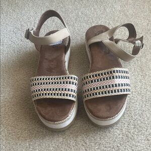 Tom’s wedge sandal size 7